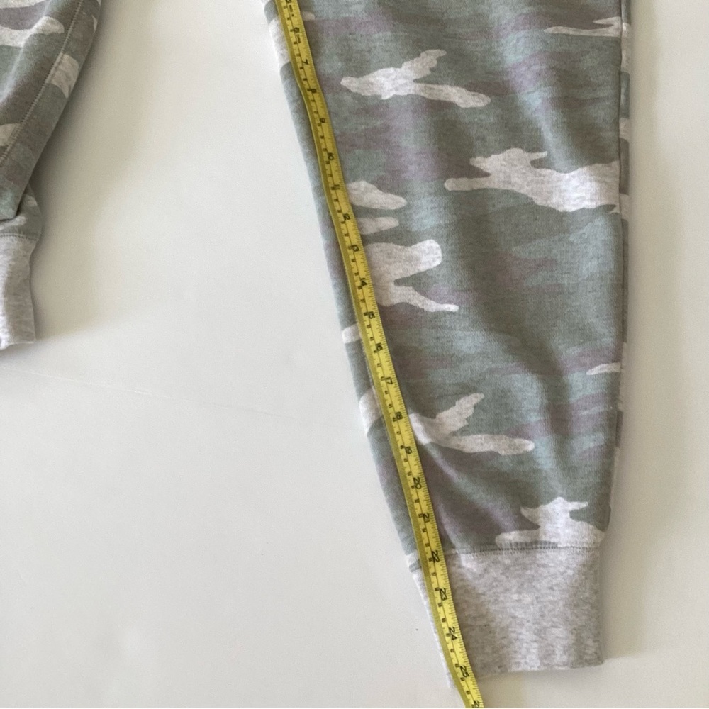 aerie Camo Joggers Sweats Size Medium - Picture 5 of 10